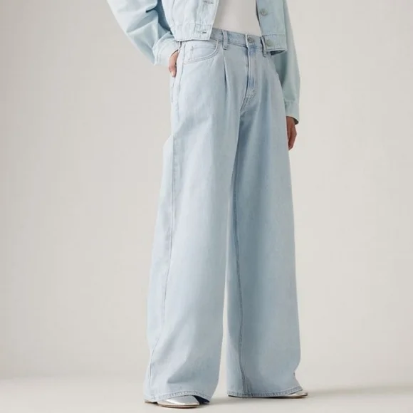 NWT Levi's Baggy Dad Wide Leg Lightwash womans jeans 32x32 - Picture 2 of 14